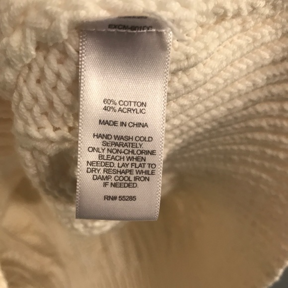 Express cream v-neck sweater - Picture 3 of 5